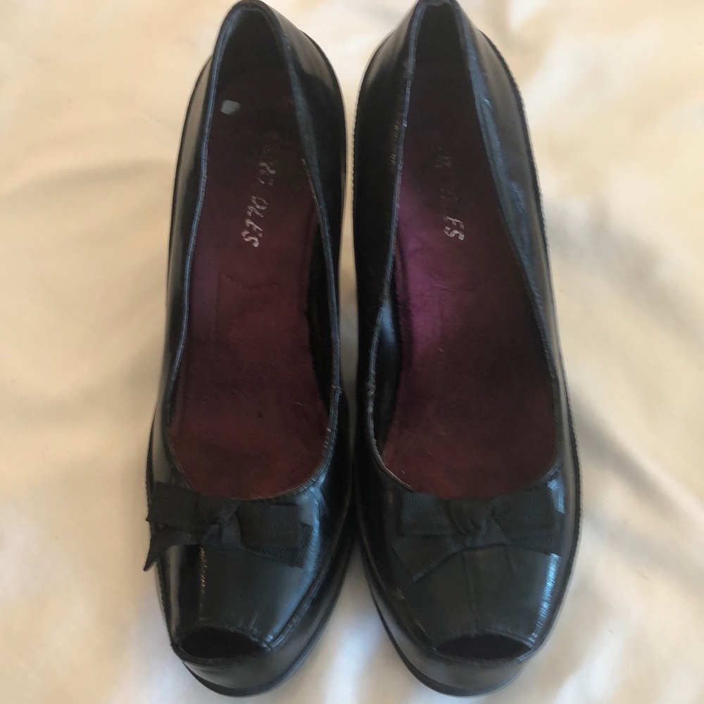 Aerosol patent leather black heels sz 8 ½